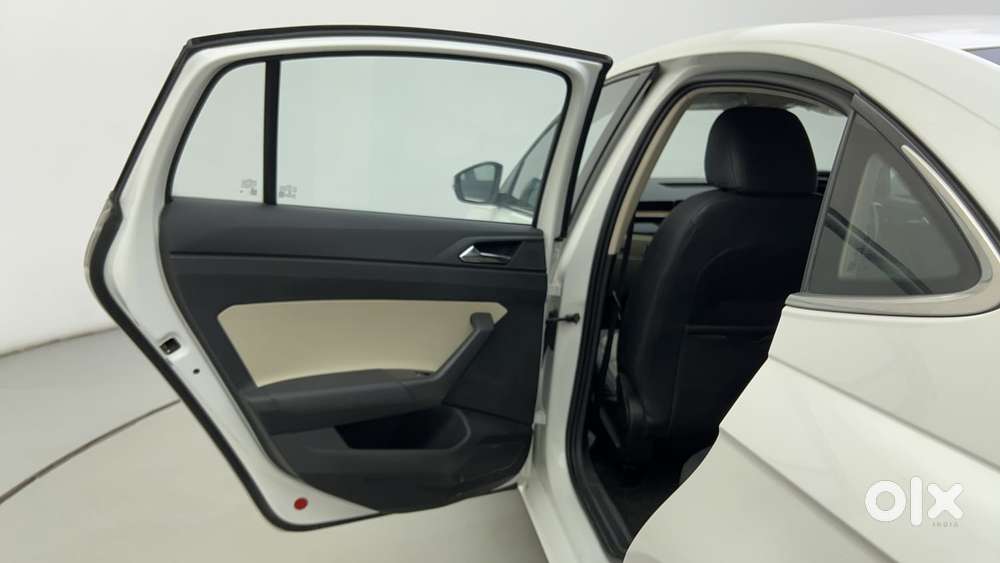 Skoda Slavia Style 1.0l Tsi At, 2022, Petrol
