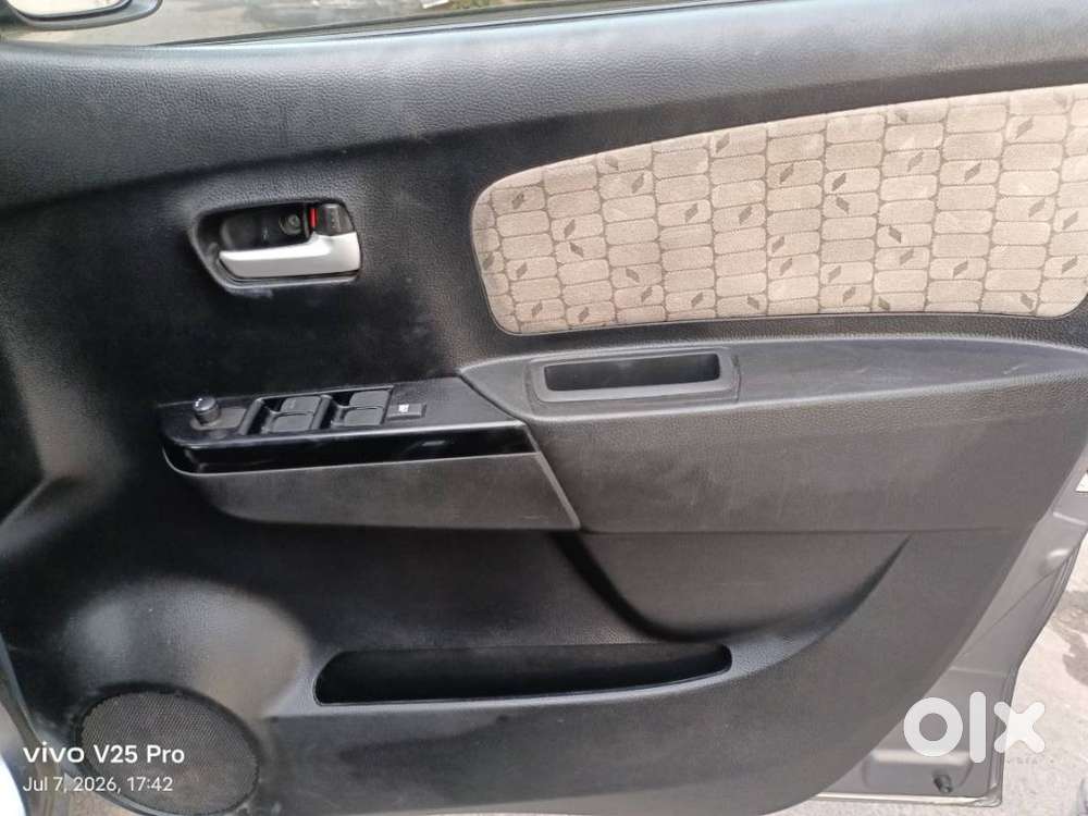 Maruti Suzuki Wagon R 1.0 Vxi Plus (o) Amt, 2018, Petrol