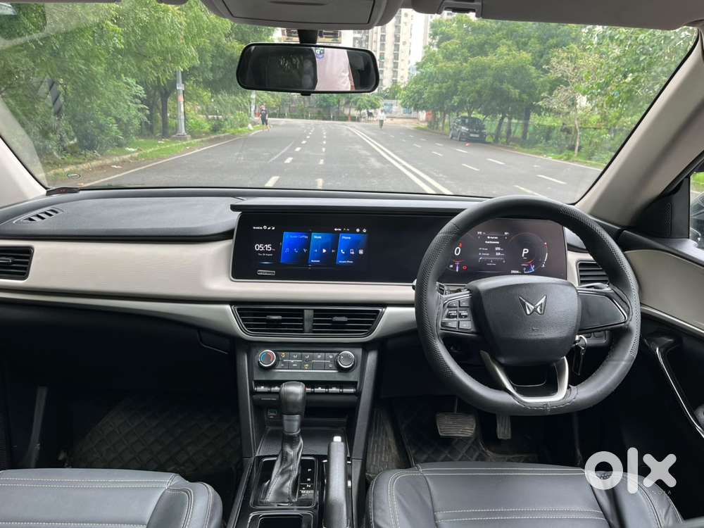 Mahindra Xuv700 2.0 Ax 5 Petrol At Str, 2023, Petrol