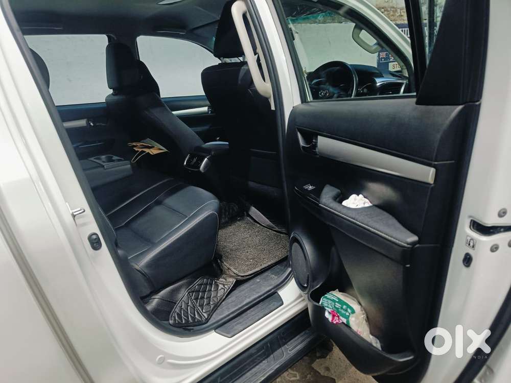 Toyota Hilux 2.8 High 4x4 Mt, 2023, Diesel