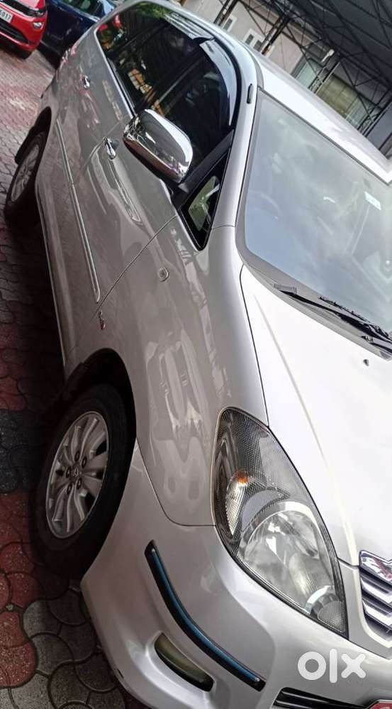Toyota Innova 2.5 V 7 Str, 2011, Diesel