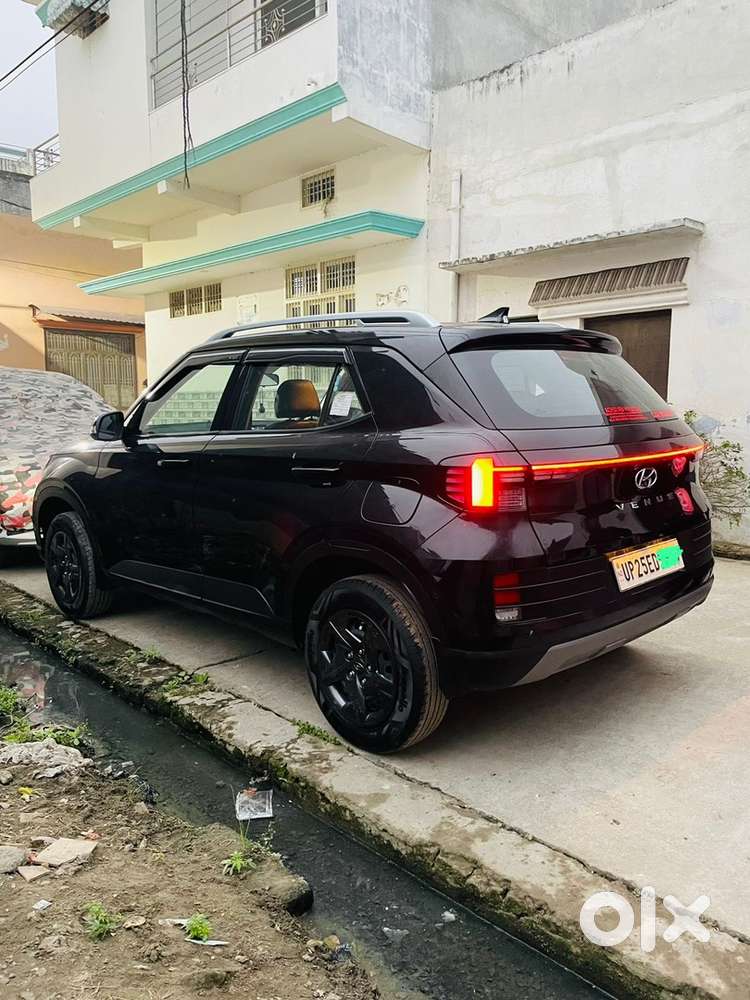 Hyundai Venue Petrol Manual 2024
