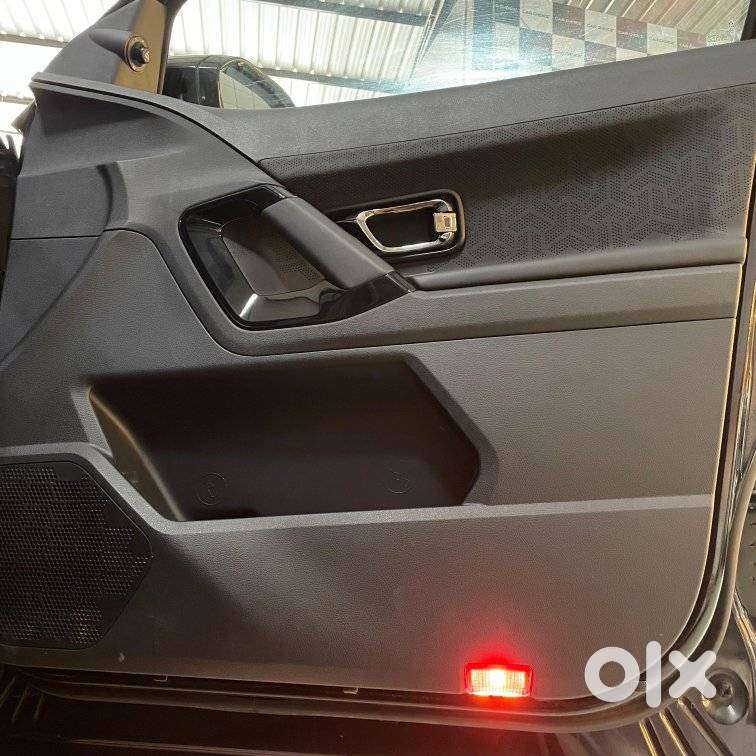 Tata Safari Adventure Plus Dark Edition At, 2025, Diesel