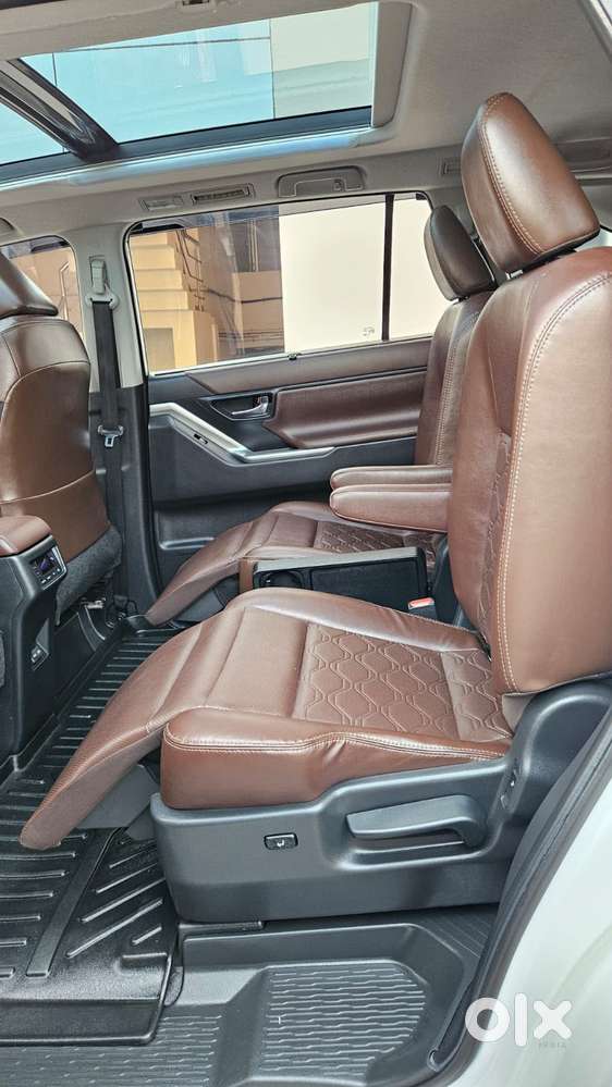 Toyota Innova Hycross 2.0 Zx (o) Hybrid 7 Str, 2024, Petrol
