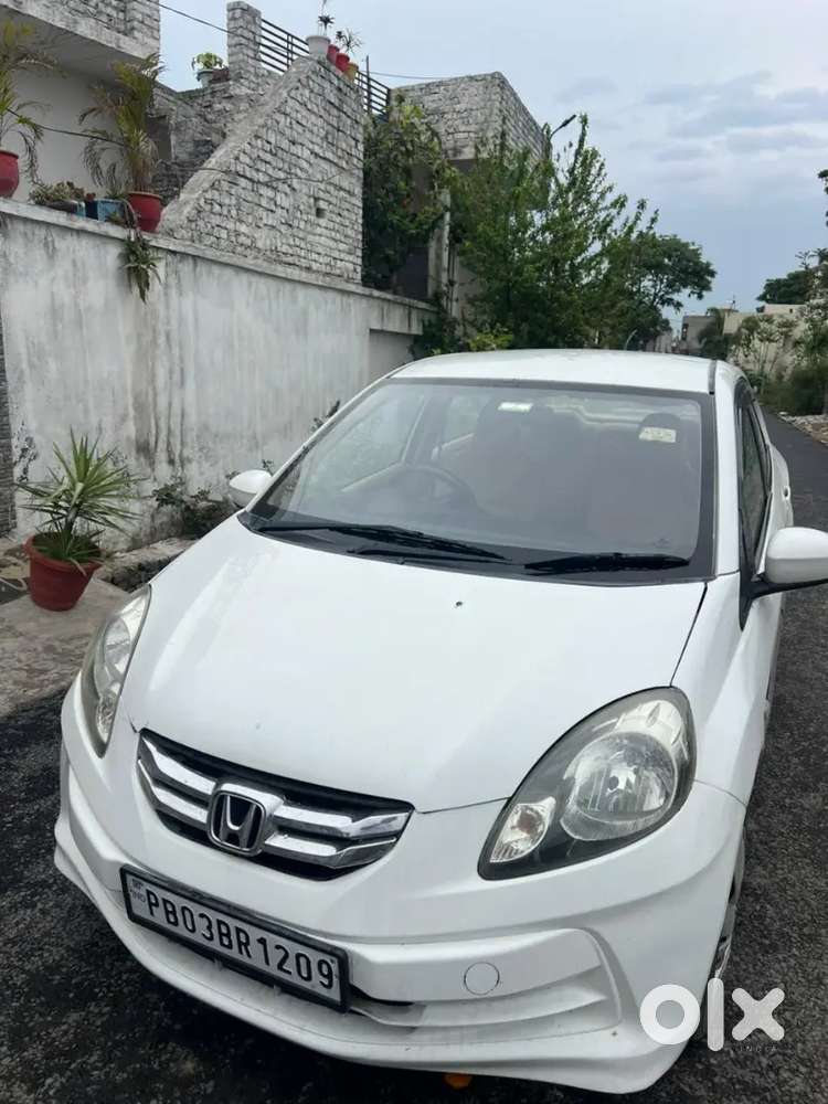 Honda Amaze 2nd Gen 2014 Diesel 82000 Km Driven