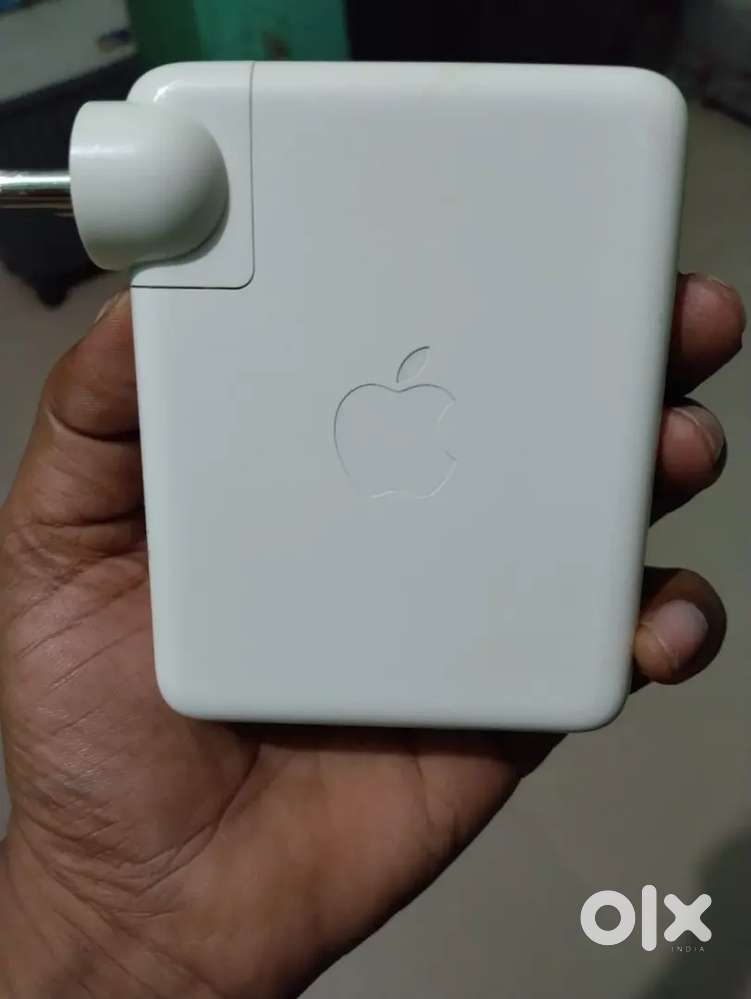 Apple macbook adapter
