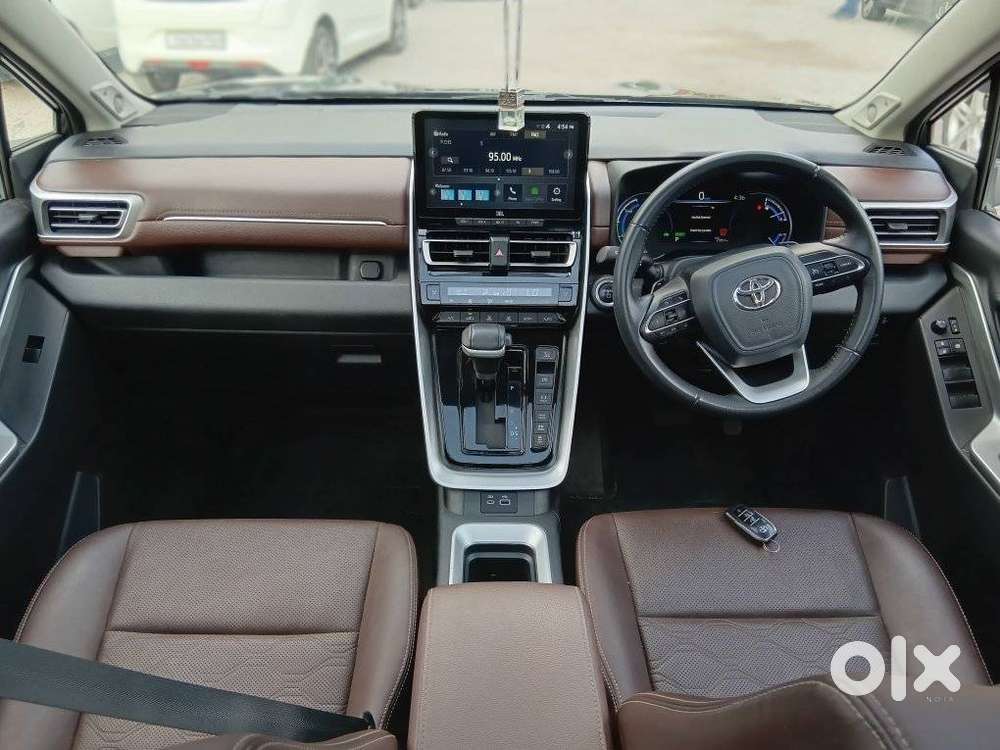 Toyota Innova Hycross 2.0 Zx Hybrid 7 Str, 2023, Petrol