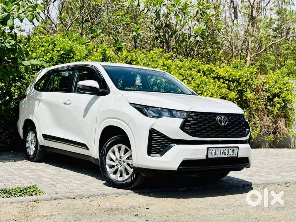 Toyota Innova Hycross 7s Option, 2024, Petrol