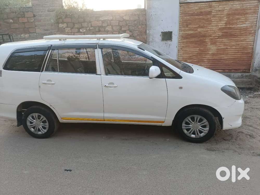 Toyota Innova 2011