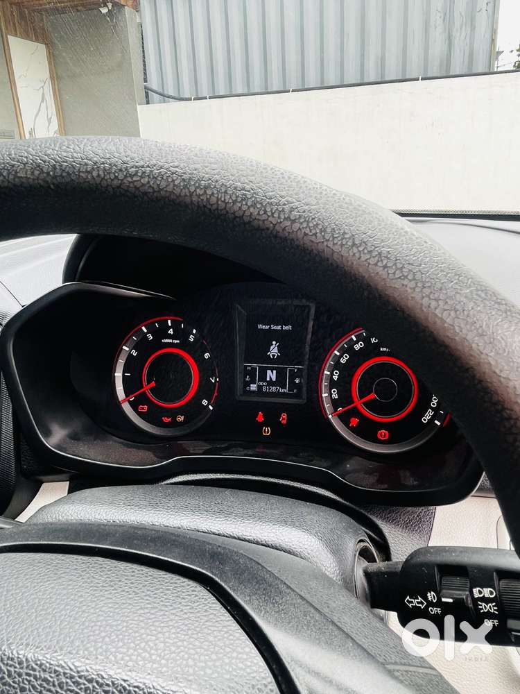Mahindra Xuv300 1.2 W6 Amt Petrol, 2023, Petrol