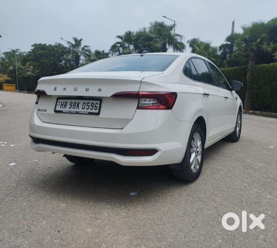 Skoda Slavia 1.0 Ambition Tsi, 2023, Petrol