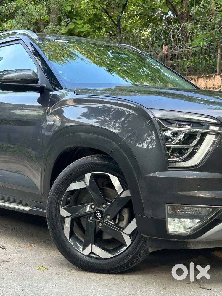 Hyundai Alcazar 2.0 Signature (o) Petrol At 6 Str Dual Tone, 2022, P..