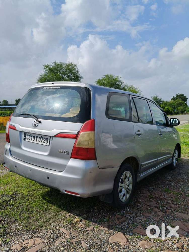 Toyota Innova 2.5 E 8 Str, 2015, Diesel