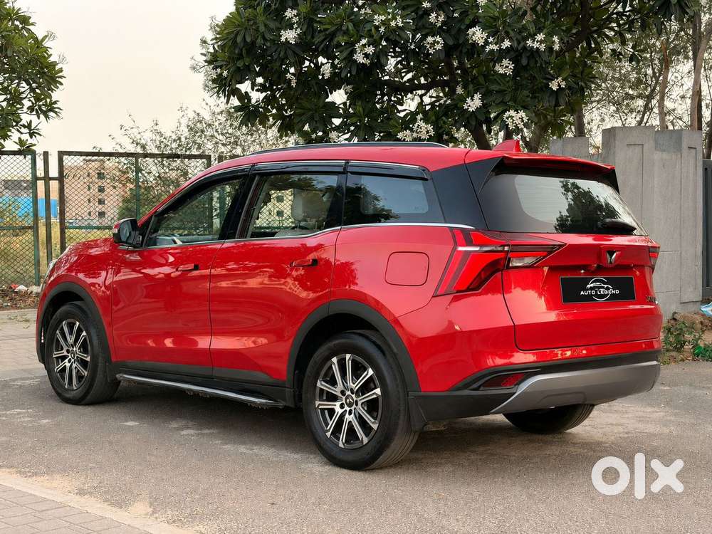 Mahindra Xuv700 2.0 Ax 7 Petrol At Str, 2023, Petrol