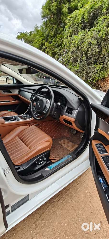 Jaguar Xf Petrol 2019
