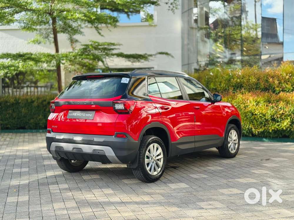 Skoda Kylaq Signature, 2025, Petrol
