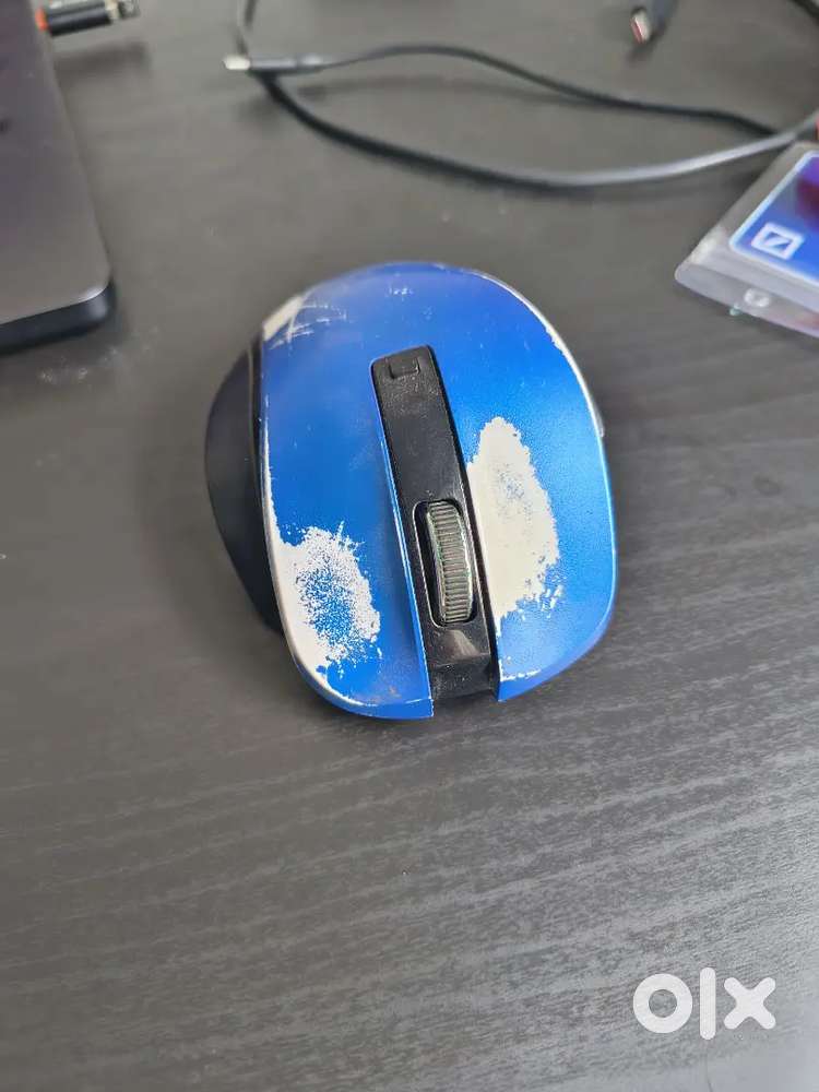 Amazon Basics Ergonomic Mouse - Slightly Damaged