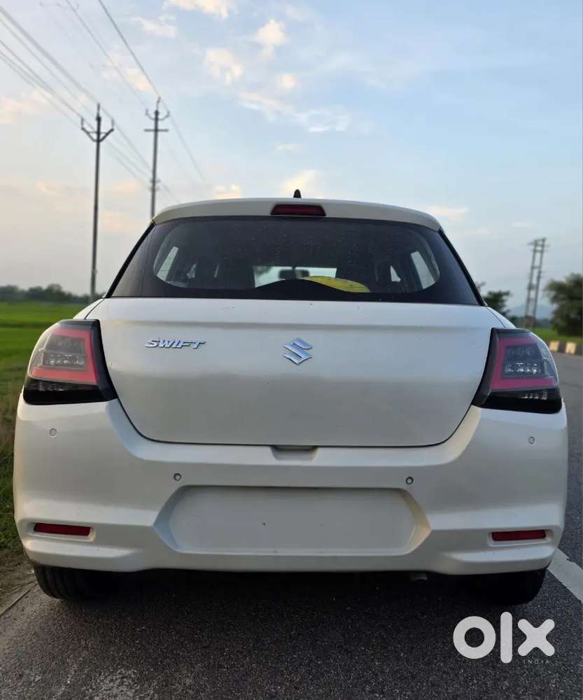 Maruti Suzuki Swift Vxi Optional  2024