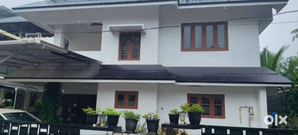 2500 Sqft Waterfront House in Pulinchode, Aluva  1.6 Crores