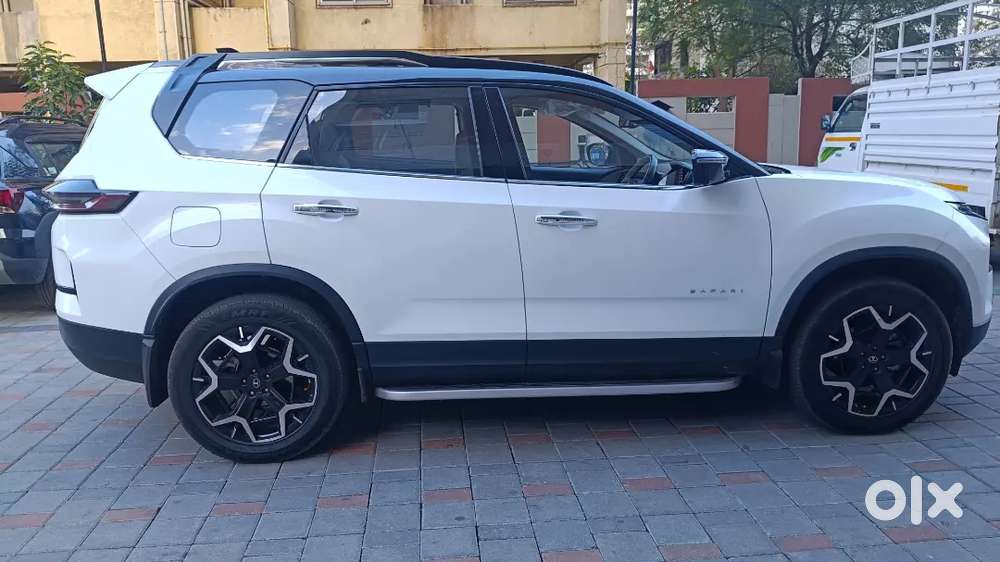 Tata Safari 2025, Top End,  Diesel 15900 Km Driven.