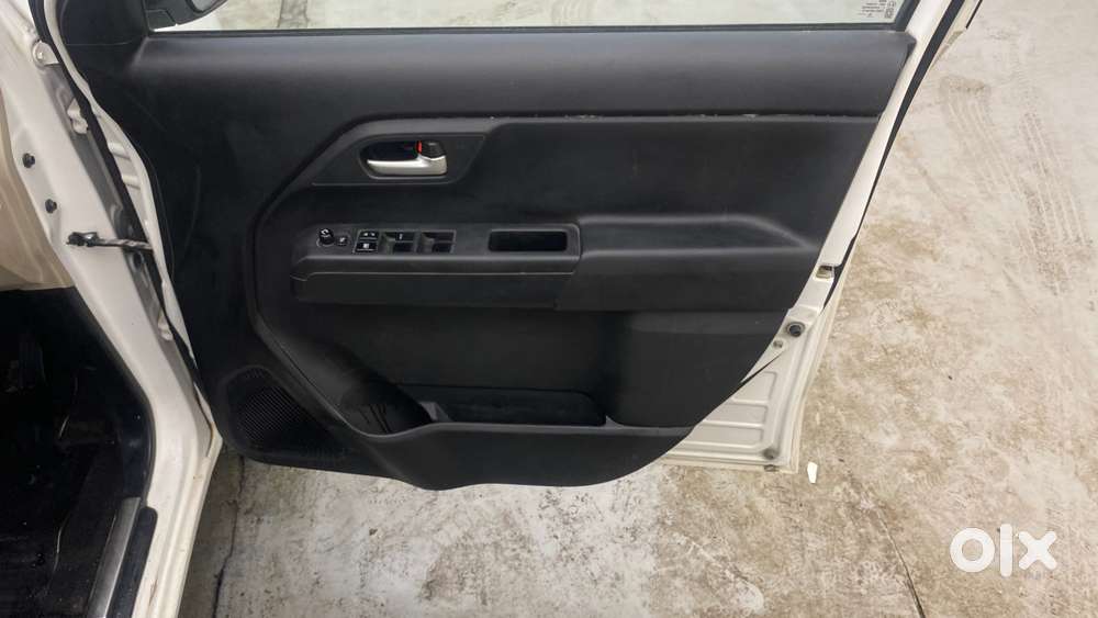 Maruti Suzuki Wagon R Zxi Amt 1.2, 2019, Petrol