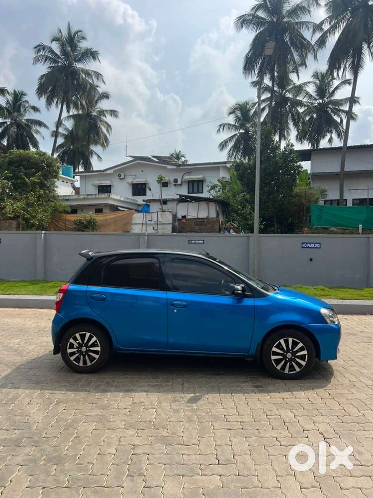 Toyota Etios Liva V 2016