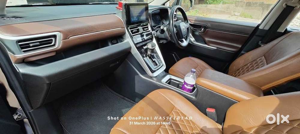 Toyota Innova Hycross 2.0 Vx Hybrid 7 Str, 2023, Petrol