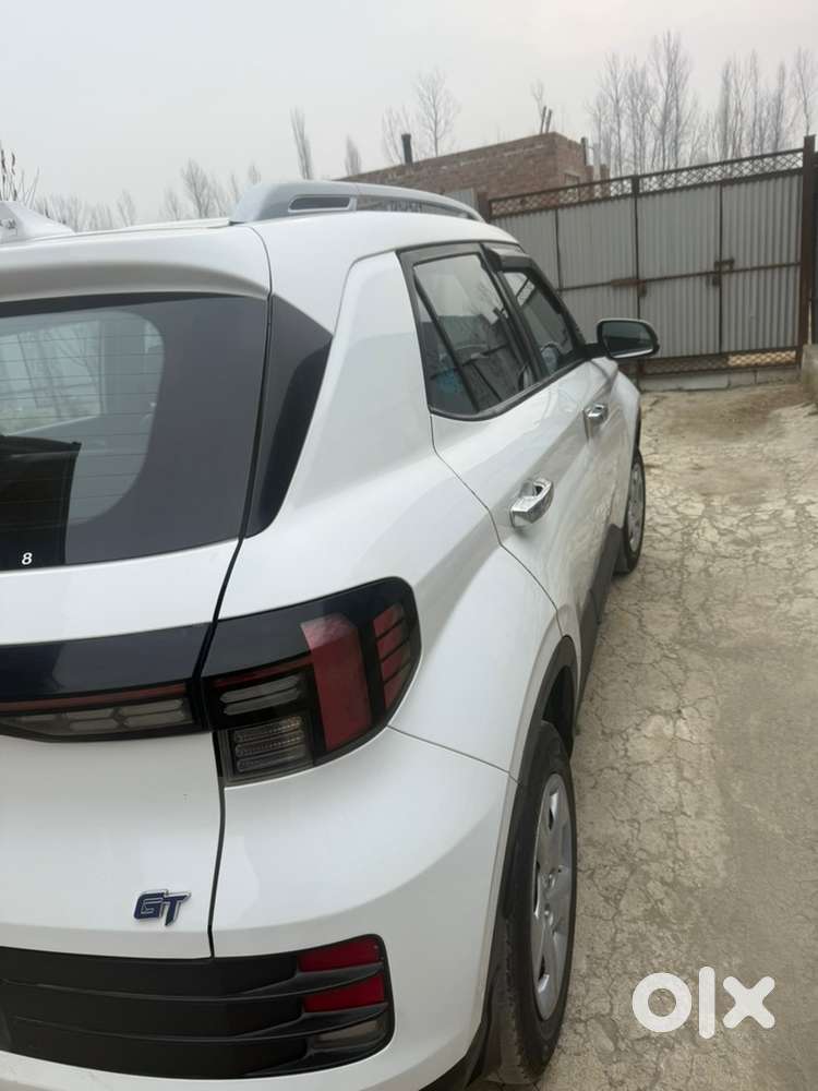 Hyundai Venue 2022 Petrol Well Maintained