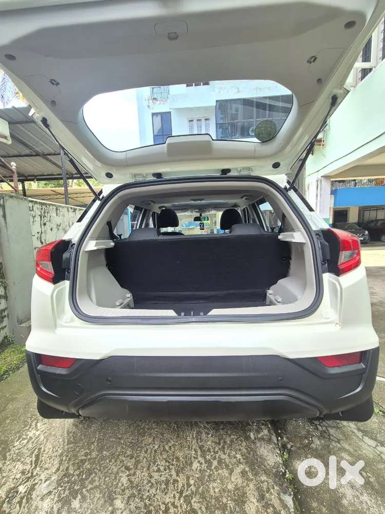 Mahindra Xuv300 2023 Petrol Well Maintained