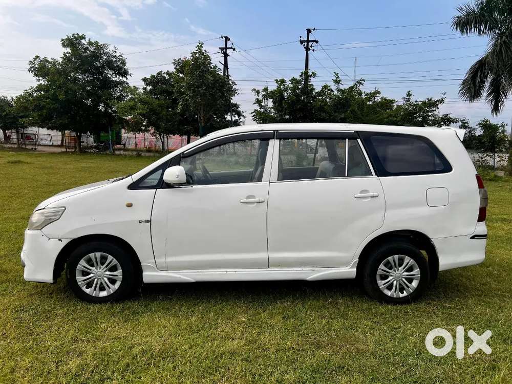 Toyota Innova 2011 Diesel 248000 Km Driven
