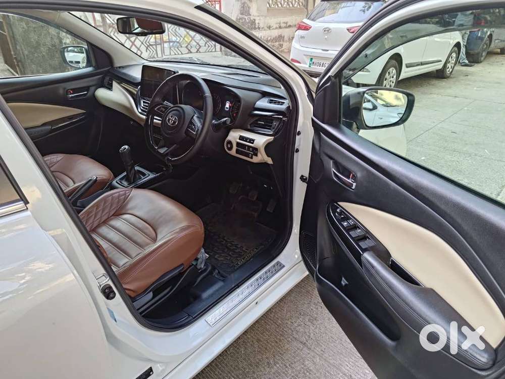 Toyota Glanza 2025 V Mt Petrol Opt Hybrid Just Run 9600 Kms