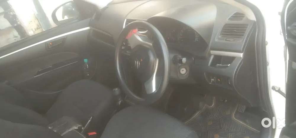Maruti Suzuki Swift 2015 Cng & Petrol 180000 Km Driven