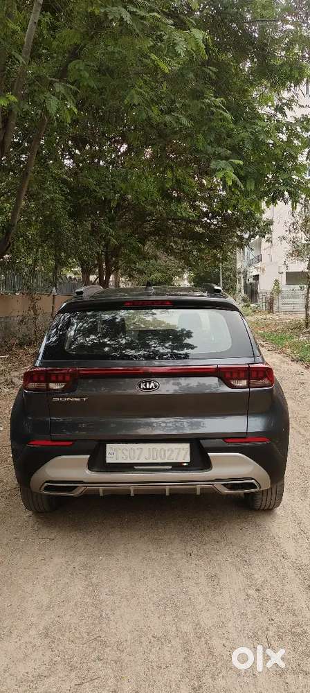Kia Sonet
Desiel 
Htx 1.5 
83k Km 
 Single Owner Push Button Sunroof