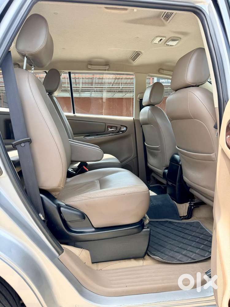 Toyota Innova 2.5 Z Diesel 7 Seater, 2015, Diesel