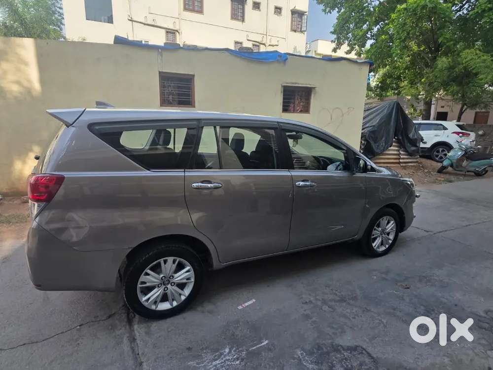 Toyota Innova Crysta 2016 Diesel 210000 Km Driven Show Room Trak  Ex