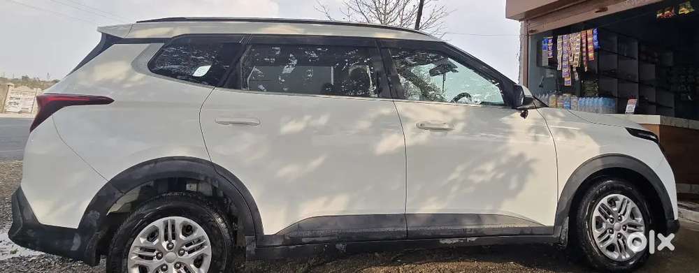 Kia Carens 2024 Petrol Good Condition