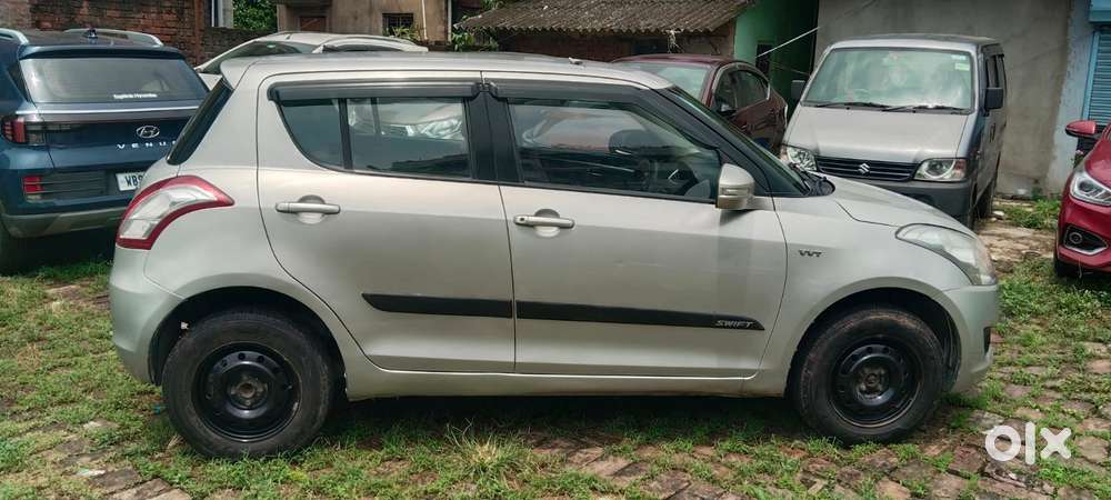 Maruti Suzuki Swift Vxi 1.2 Abs Bs-iv, 2014, Petrol