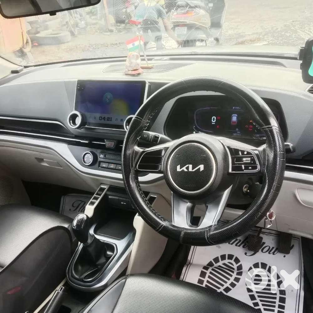 Kia Carens Premium 2025