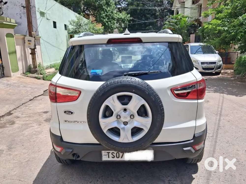 Showroom Track Ford Ecosport Petrol 2016
