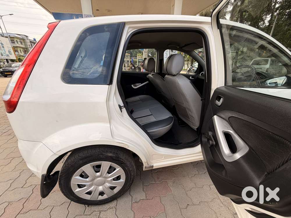 Ford Figo 1.2p Trend Mt, 2015, Petrol
