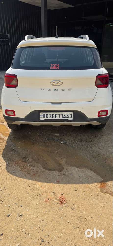 Hyundai Venue 2022 Cng & Hybrids 75000 Km Driven