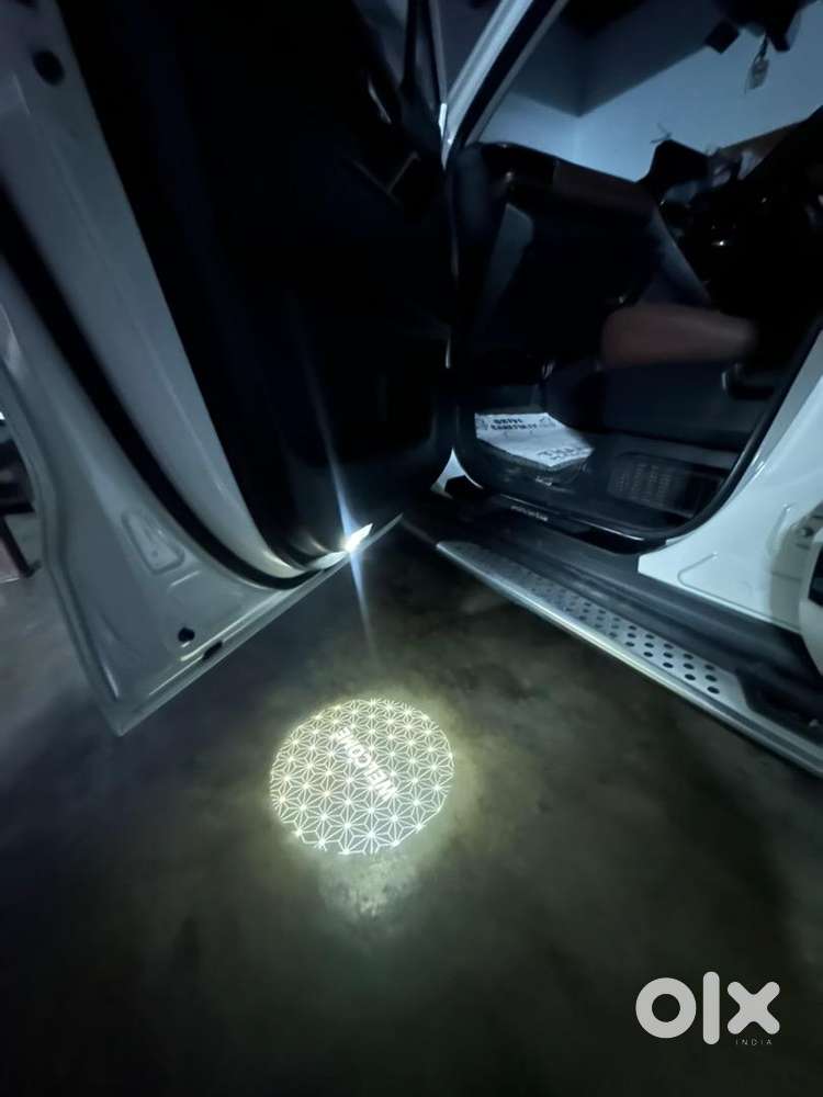 Nri Car Less Driven Only 14000 Km Only One Service In Company