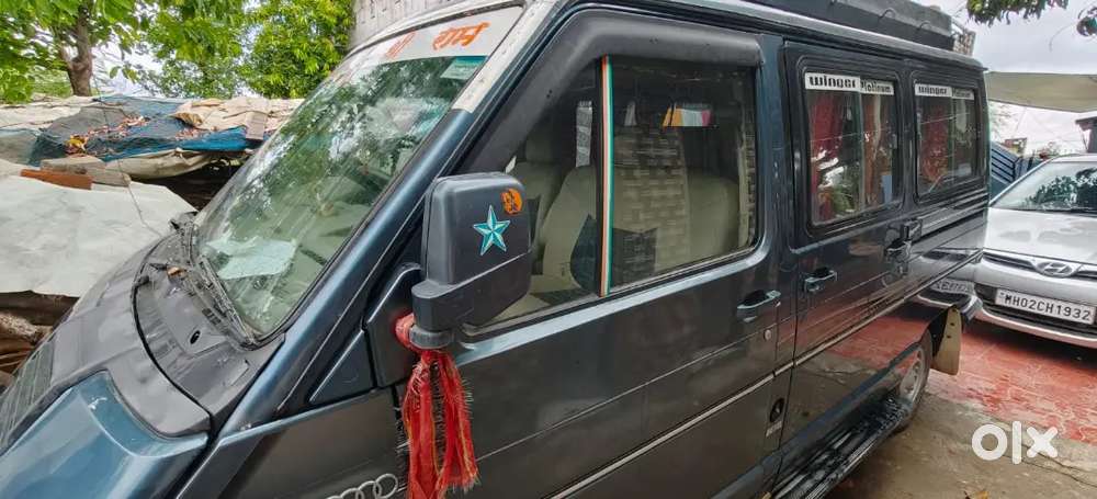 Tata Winger Deluxe 2011 Diesel Automatic Roof