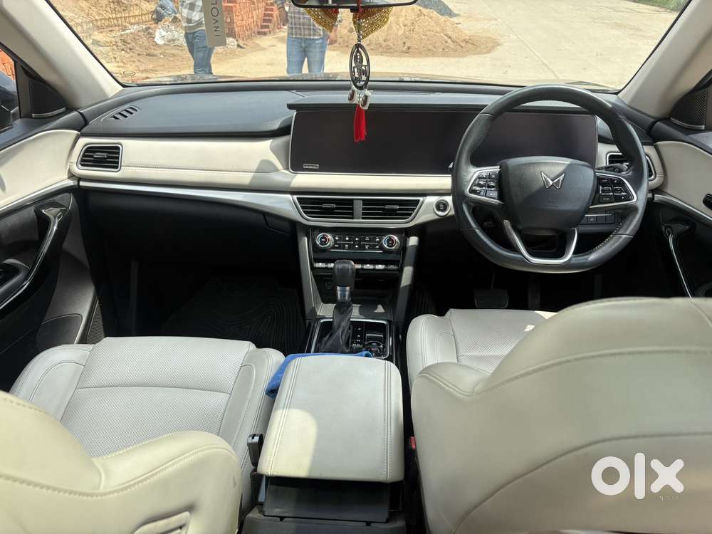 Mahindra Xuv700 2.2 Ax 7 Diesel At Str Awd, 2022, Diesel