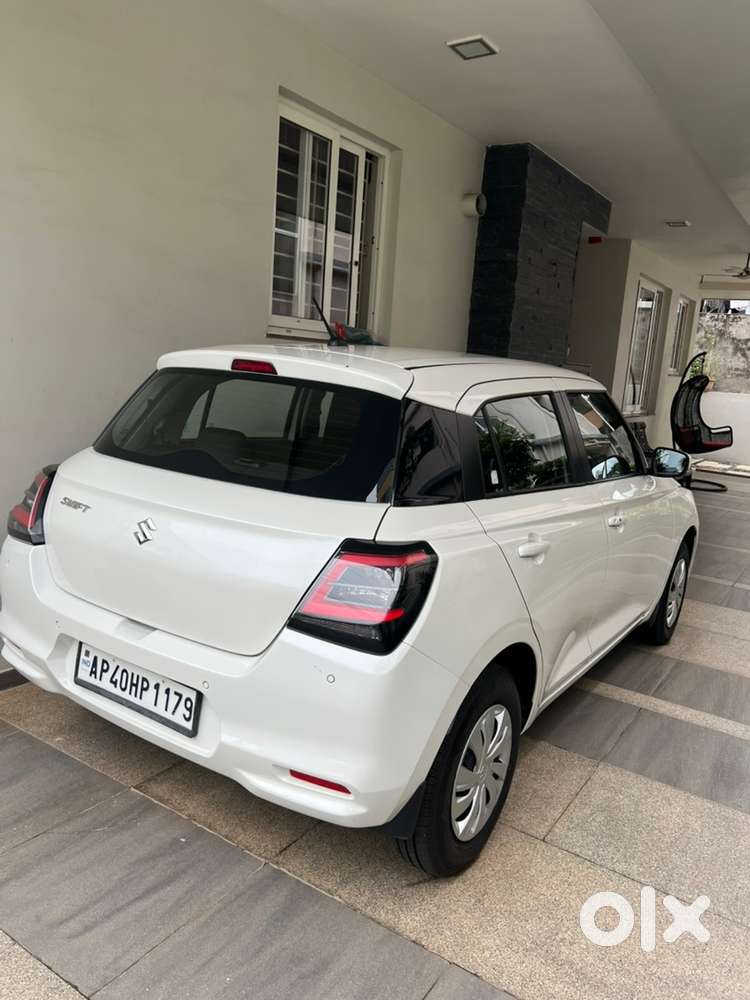 Maruti Swift 1.2 Petrol Automatic 2025