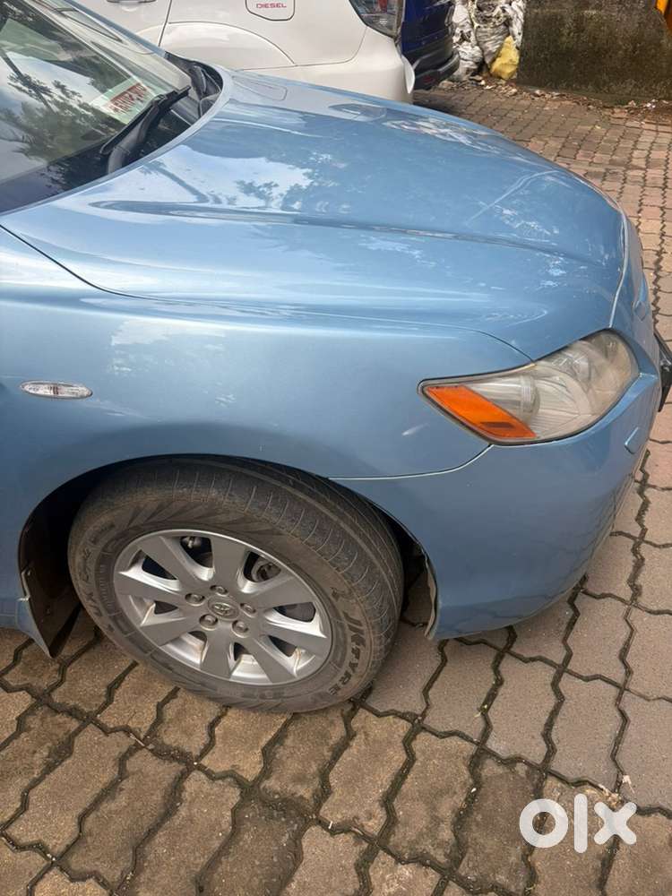 Toyota Camry 2010-cng & Petrol 74000 Km Driven