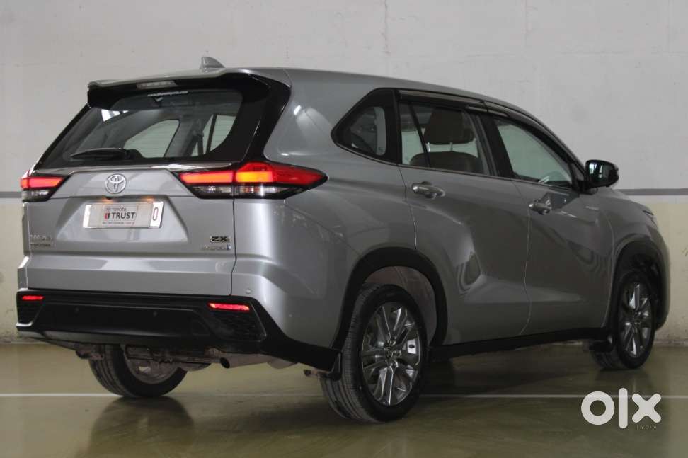 Toyota Innova Hycross 2.0 Zx (o) Hybrid 7 Str, 2024, Petrol