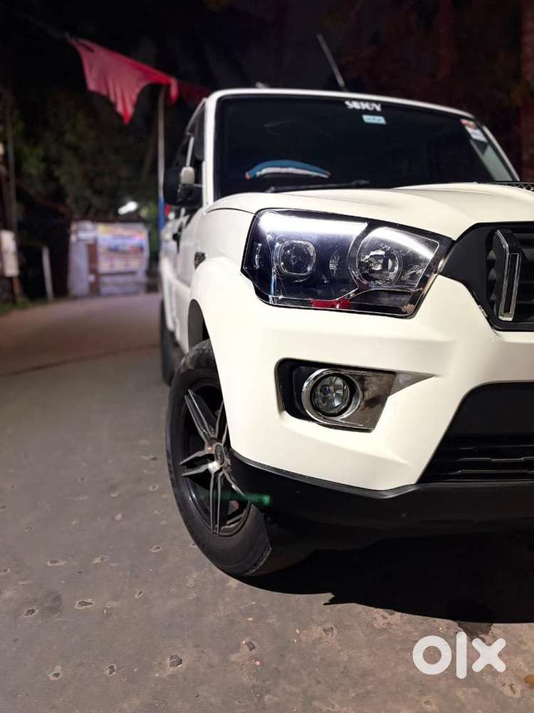 Mahindra Scorpio 2017 Diesel Well Maintained