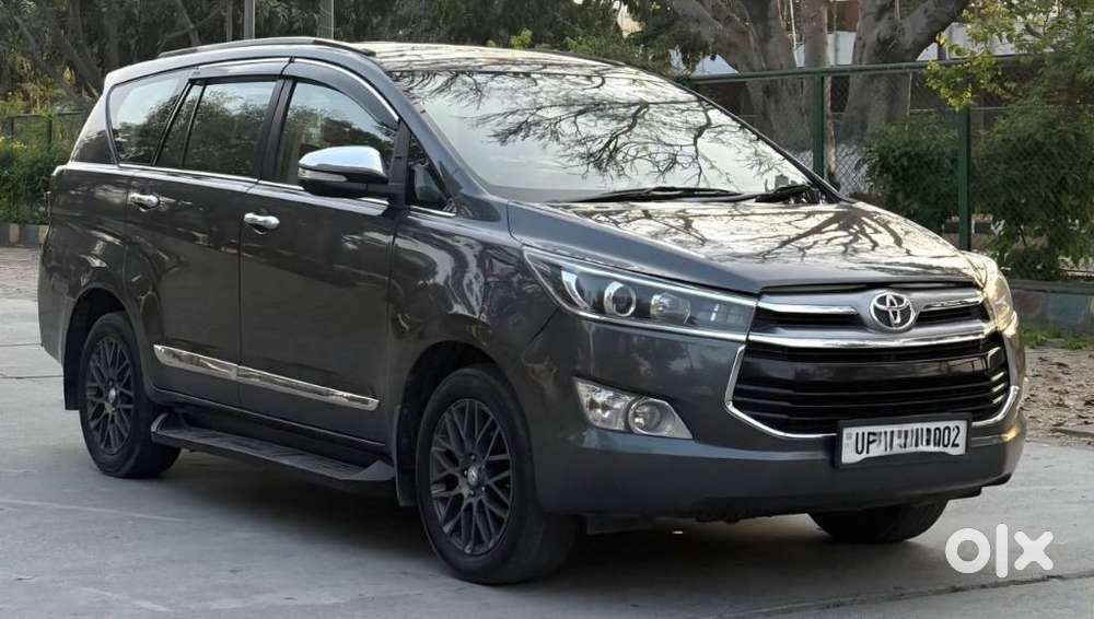Toyota Innova Crysta 2.8 Zx At 7 Seater, 2016, Diesel