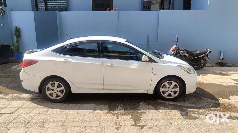 Hyundai Verna Fluidic 2012